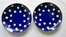 2 assiettes à dessert Sarreguemines, modèle Confettis, bleu marine à pois blancs