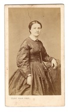 cdv :femme ,studio Ulric Grob (1861)