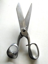 ANCIENNE GRANDE PAIRE DE CISEAUX SNCF DE TAILLEUR OU DRAPIER. L 25,5 cm