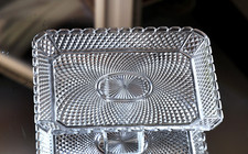 Bayel, ou Portieux — dans l’esprit BACCARAT. | Plateau rectangulaire, en verre.