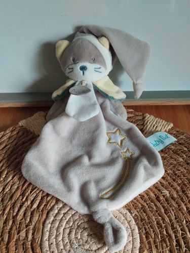 Doudou plat chat gris vert