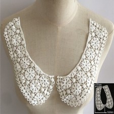 COL Claudine, encolure