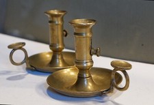 Ancien bougeoir à poussoir en laiton époque XIXème