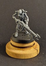 socle bois figurines expo