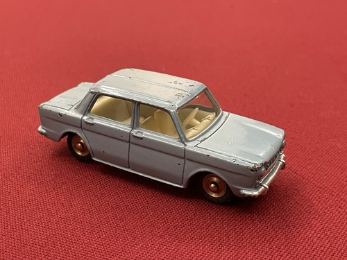 Voiture miniature dinky toys - voiture,