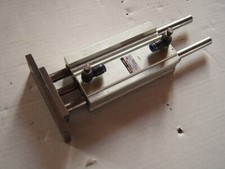 Vérin pneumatique SMC MGQM 20 100 Ø20 x 100