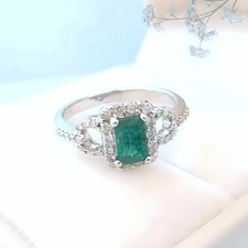 Bague de fiançailles émeraude et Diamants Or blanc 18 K (750°/°°) 18 carats