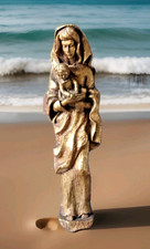 statue de la vierge Marie et