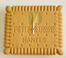 horloge murale publicitaire LU