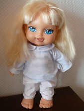 BELLE POUPEE  FAMOSA SEXUEE