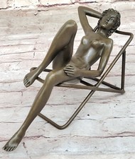 Rare Sculpture De Chaise De Plage En Fonte De Femme Nue Mario Nick