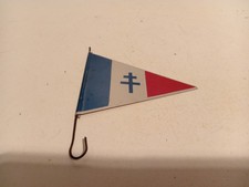 Croix de Lorraine sur drapeau