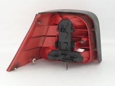 Feu arriere principal droit