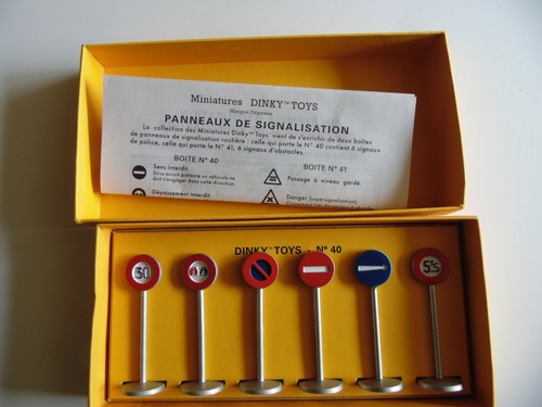 Miniature atlas dinky toys - atlas,