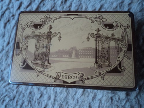 Boîte publicitaire ancienne - boîte,