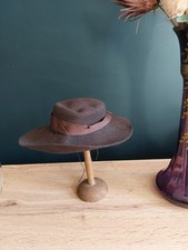 poupee ancienne chapeau feutre