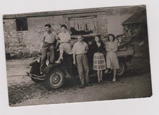 photo ancienne ?️ groupe avec chien voiture remorque 1947