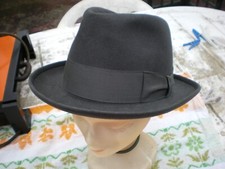 chapeau hommme gris T 55 en feutre mossant paris vintage année 1960