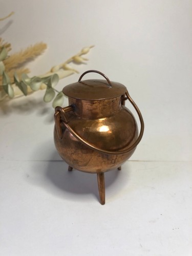 Mini chaudron cuivré avec