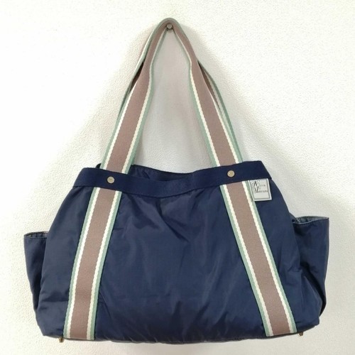 Sac fourre tout main - à,