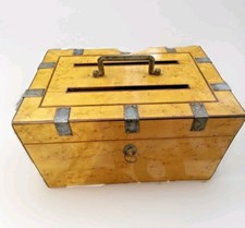 Palais Royal Coffret à Courrier Érable Moucheté Et  Palissandre fin XVIII Ème.