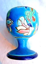 Coquetier signé et peint de