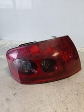 Feu arriere principal gauche