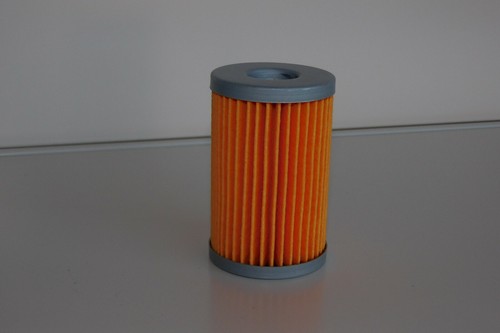 Filtre carburant - à,