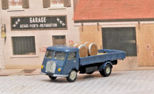 Camion SAURER avec chargement    - échelle 1/160