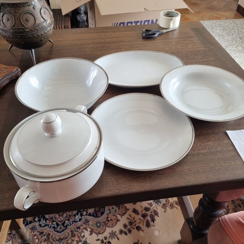 Service table porcelaine - table, en