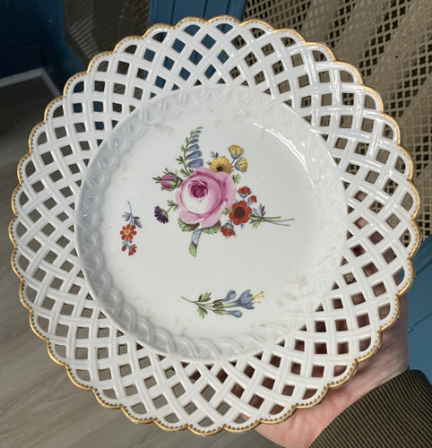 Belle assiette porcelaine - belle,