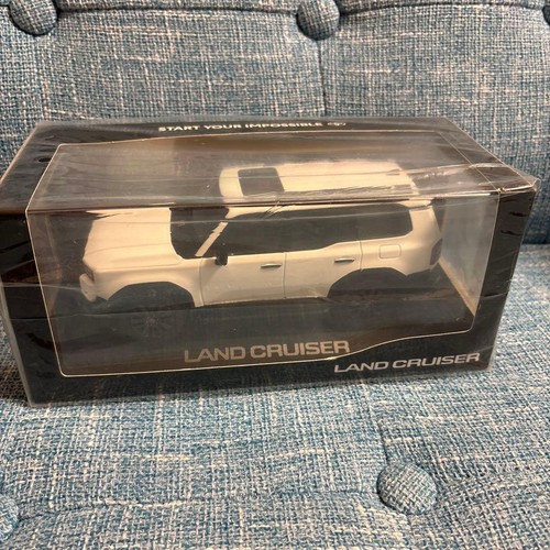 Toyota land cruiser miniature - land,