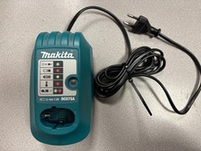 Chargeur de batterie MAKITA