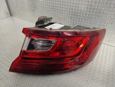 Feu arriere principal droit