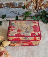 ANCIENNE BOITE A COUTURE TISSU