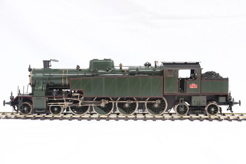 Locomotive vapeur 242 - à,