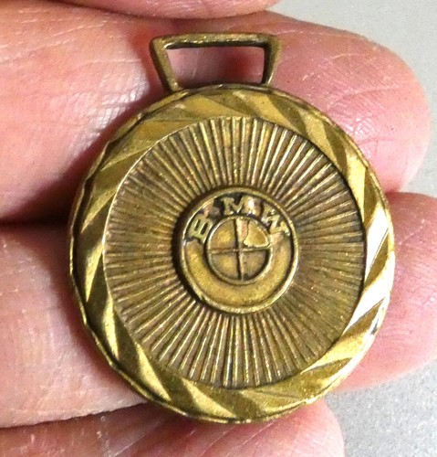 Ancien porte clé - , doré