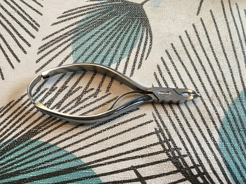 Pince coupe ongles bec biais - coupe,