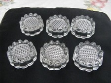 6 réhausseurs en verre moulé