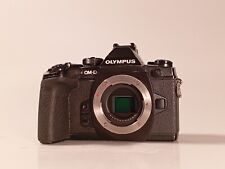 olympus om-d e-m1 noir, appareil photo professionnel. Chargeur+batterie fournis.