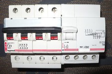 DISJONCTEUR DIFFERENTIEL TETRA. 63A 1A SELECTIF COURBE C LEGRAND 63AMPERE 4POLES