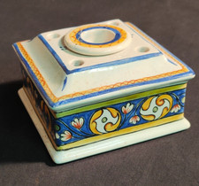 Ancien encrier repose