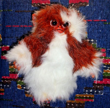 ST5/ PELUCHE VINTAGE GREMLINS GUIZMO QUIRON WARNER BROS  22 CM EXC ETAT