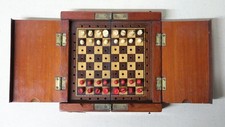 Ancien jeu d'échecs de voyage