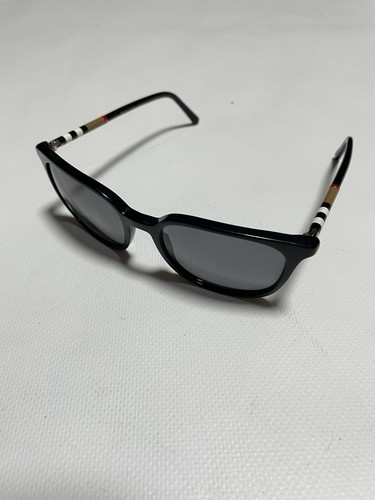 Lunettes soleil burberry - lunettes,