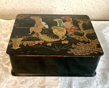 Beau coffret en laque