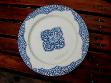 belle assiette plate bleue ancienne signé GIEN France 19 ème siècle année 1875 .
