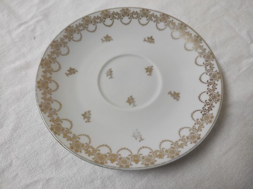 Ancienne sous tasse - sous, en