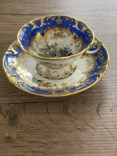 Ancienne tasse sous - , en