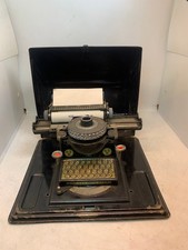 ANCIENNE MACHINE A ECRIRE